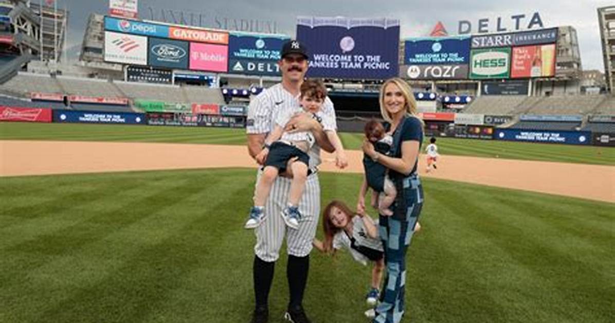 Carlos Rodon Ethnicity: Everything on His Parents Nationality and Family Background