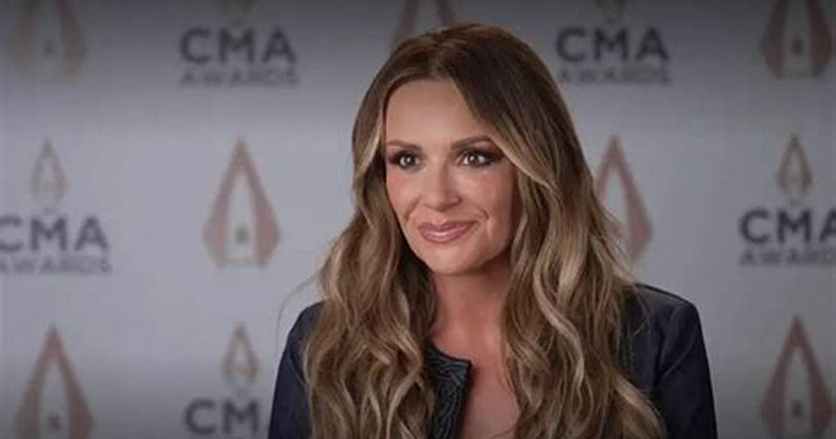 Carly Pearce Talks ‘Personal’ New Music & Cma Award Nominations – Hollywood Life