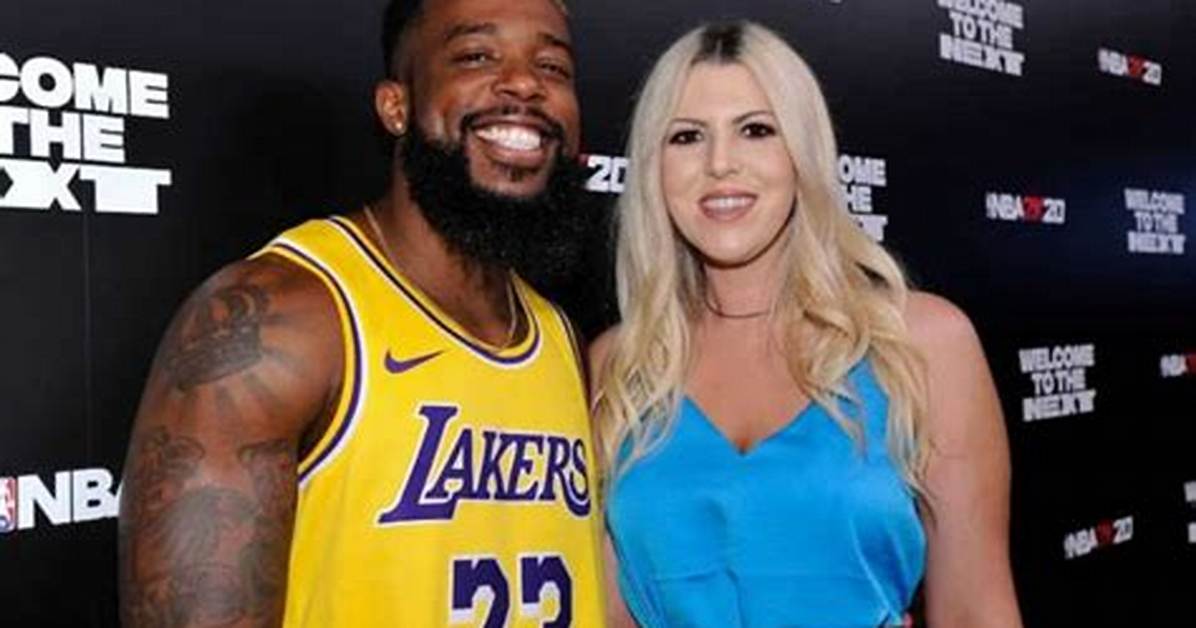 Cashnasty and His Girlfriend Ash Broke up in 2017 – Here What Happened