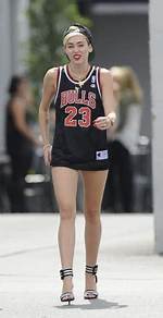 Celebrities in Basketball Jerseys – Pics of Miley Cyrus & More – Hollywood Life