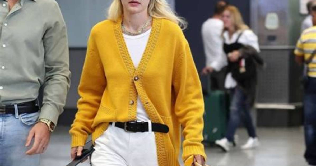 Celebrity Photos of the Chicest Traveling Outfits – Hollywood Life