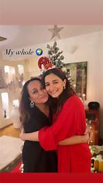 Celebs Celebrating Christmas 2017 — Pics