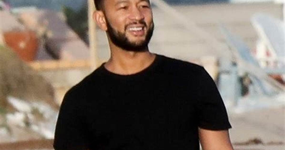Celebs in Self-Quarantine at the Beach — Photos