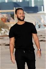 Celebs in Self-Quarantine at the Beach — Photos