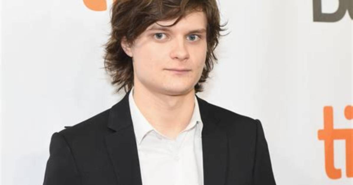 Charlie Tahan- Bio, Wiki, Age, Height, Weight, Net Worth, Relationship ·