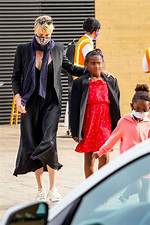 Charlize Theron Skis with Adorable Daughters Jackson, 9, & August, 6: ‘Merry Christmas’ — Photos
