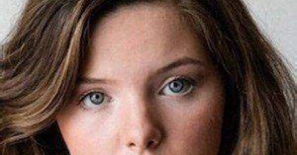 Chloe Csengery Bio, Wiki, Age, Height, Family, Dating, Movies and Net Worth.