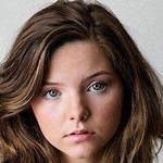 Chloe Csengery Bio, Wiki, Age, Height, Family, Dating, Movies and Net Worth.