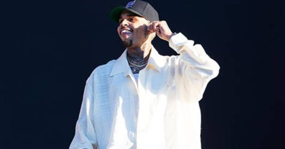 Chris Brown Defends Racy Photos with Fans at Meet & Greets – Hollywood Life
