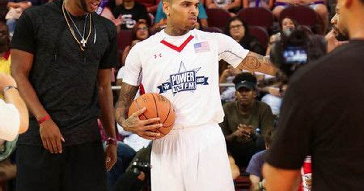 Chris Brown & Royalty Playing Basketball in Video Shared by His Mom – Hollywood Life