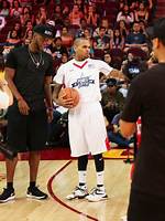 Chris Brown & Royalty Playing Basketball in Video Shared by His Mom – Hollywood Life
