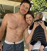 Chris Pratt & Katherine Schwarzenegger Pack on the Pda During Hawaii Honeymoon — Pics