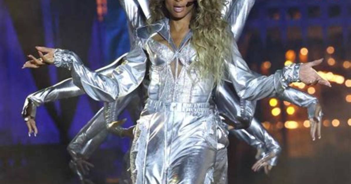 Ciara Hosts ‘Dick Clark’s New Year’s Rockin Eve’ ’22 in Amazing Outfit – Hollywood Life
