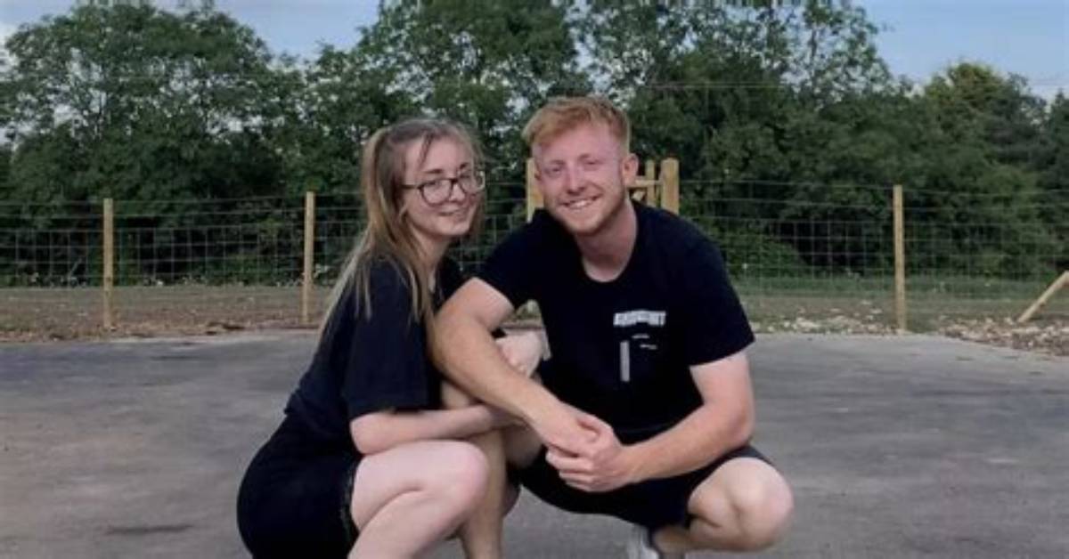 Clara the Uk Adventure Couple