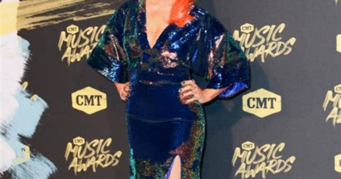 Cmt Awards’ Wackiest Dressed 2018 — Earl Dibbles Jr. & More
