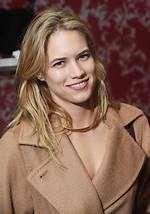 Cody Horn Bio, Wiki, Age, Height, Family, Husband, Children, the Office, Magic Mike, Net Worth, Movies and Tv Shows