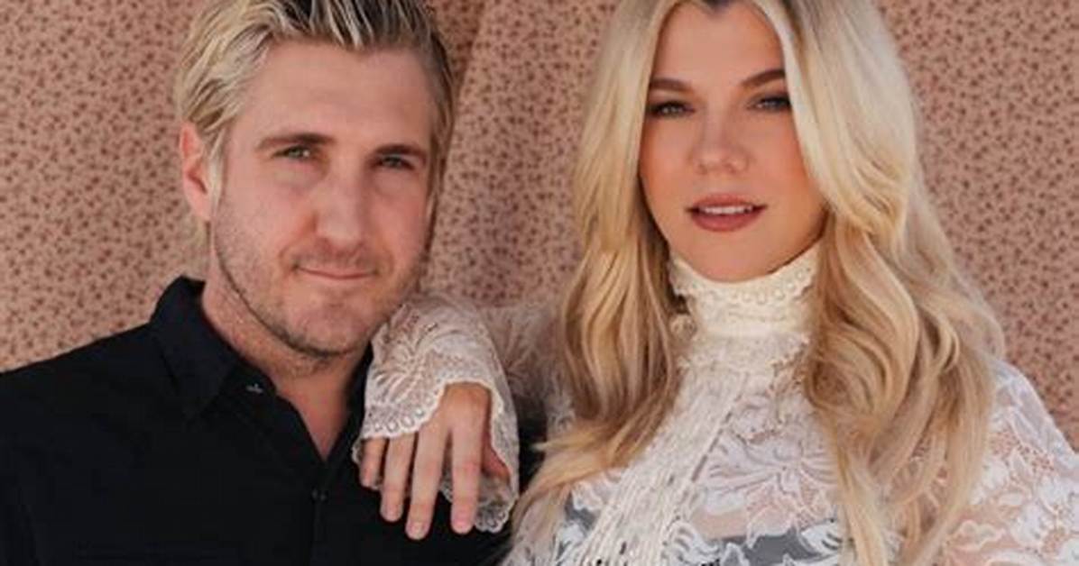 Comparing Kimberly Perry and Husband Johnny Costello Age & Net Worth ·