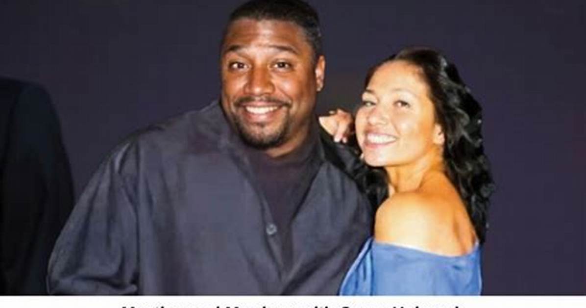 Corey Holcomb Has an Extramarital Relationship Despite Having a Wife