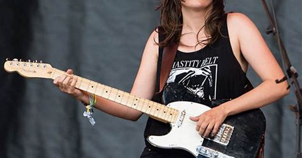 Courtney Barnett: 5 Things to Know About the Aussie Best New Artist Grammy Nominee