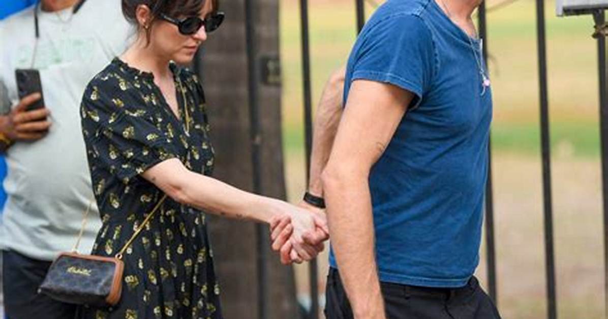 Dakota Johnson & Chris Martin — Photos – Hollywood Life