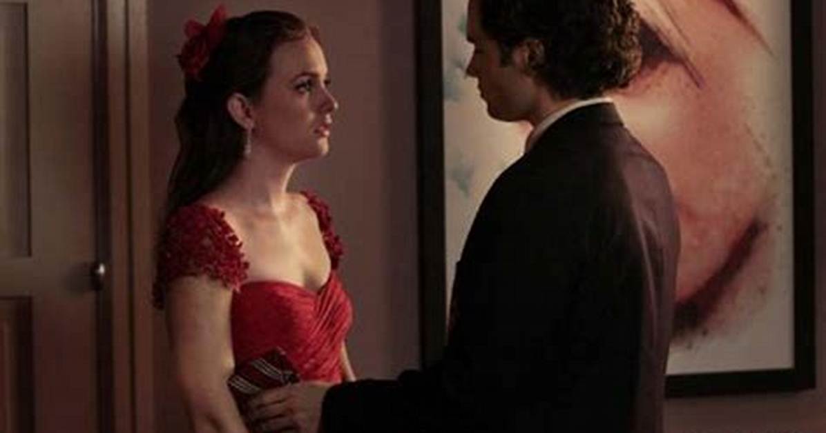Dan Kisses Blair in Chuck’s Room – Hollywood Life