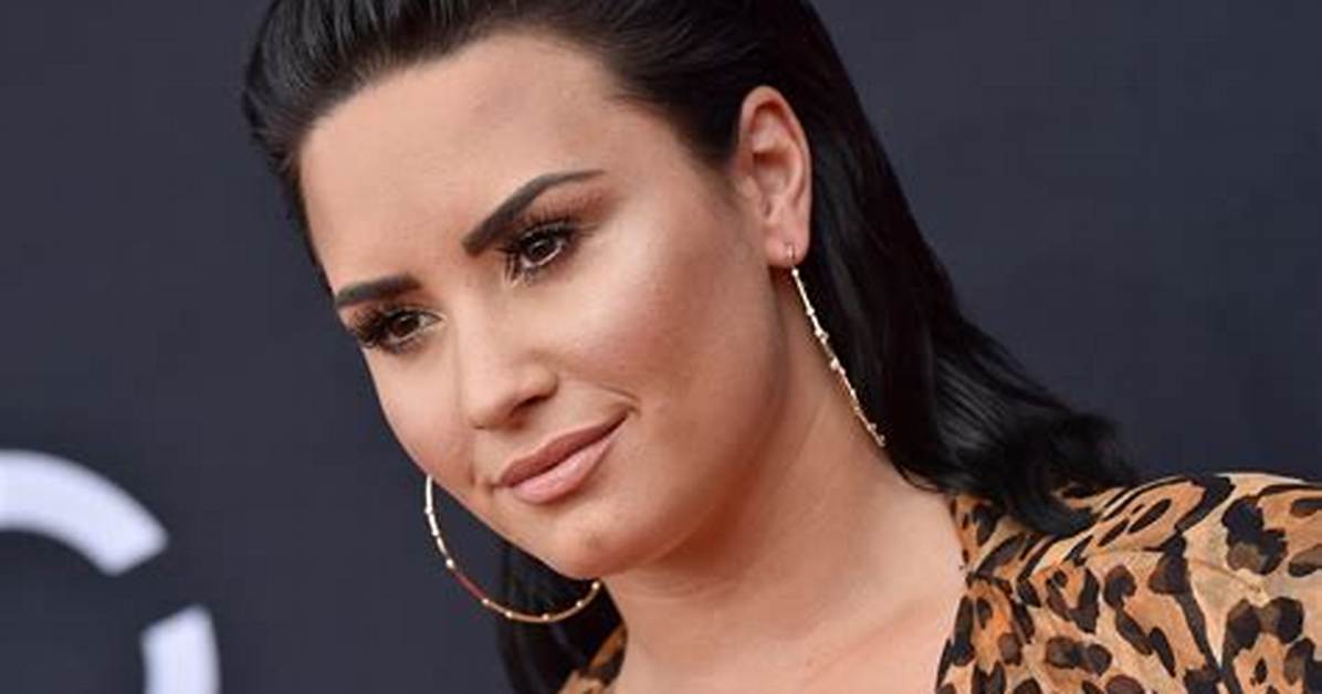 Demi Lovato Proudly Reveals Cellulite in Unedited Bikini Photo – Hollywood Life