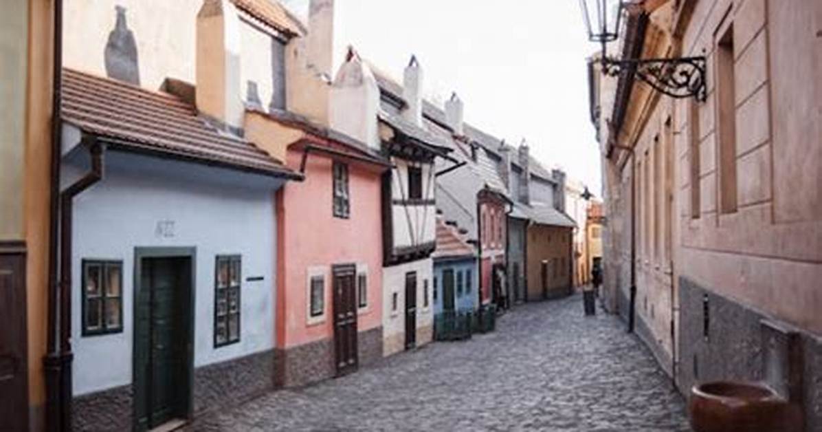 Discover Prague's Enchanting Streets and Witness Czech History Unfold