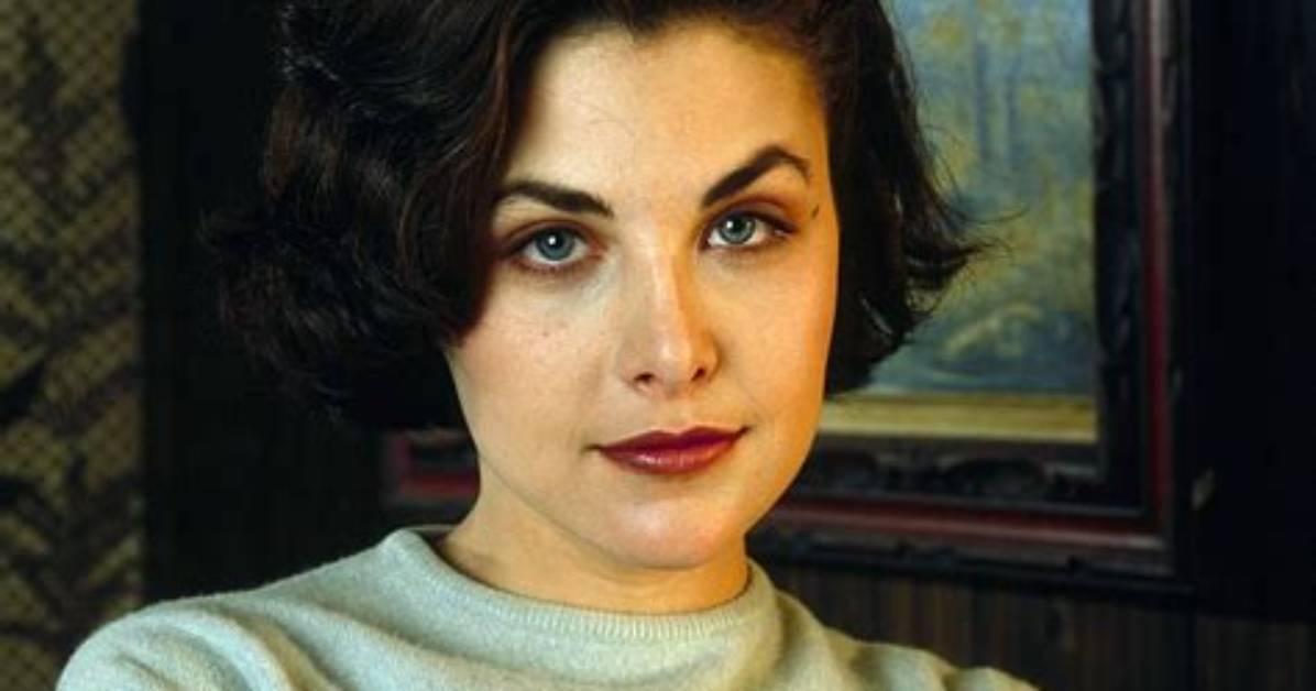 Discover Sherilyn Fenn's Age: a Timeless Beauty