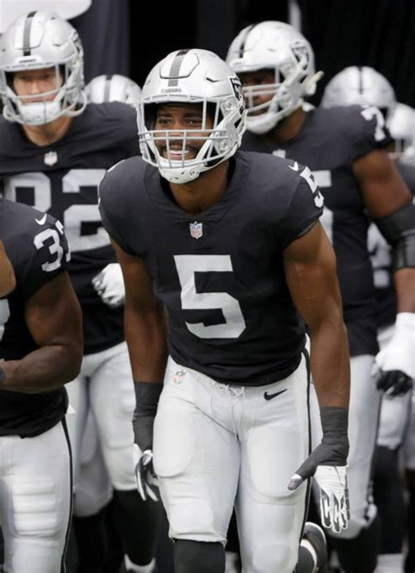 Divine Deablo Real Name, 40 Time, Height and Weight, Nfl Draft, Number, Salary, Jersey, Madden 22