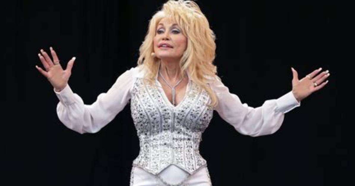 Dolly Parton Reveals She Turned Down Medal of Freedom from Donald Trump Twice & Twitter Applauds