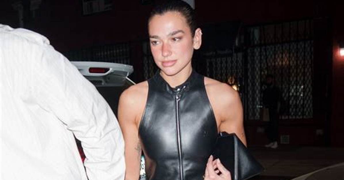 Dua Lipa’s Plunging Corset Top & Low Rise Pants – Photos – Hollywood Life
