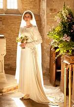 Edith’s Wedding Dress on ‘Downton Abbey’ — See It & Shop Her Vintage Look – Hollywood Life