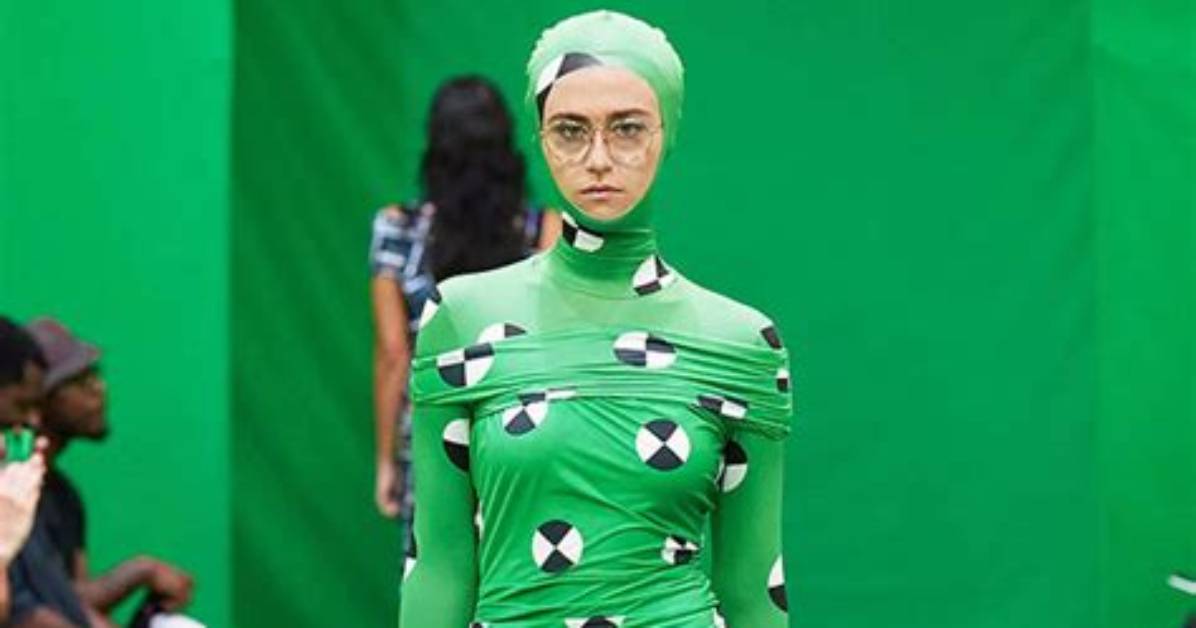 Ella Emhoff Wears Green Screen Gown on Nyfw Runway: Photos – Hollywood Life