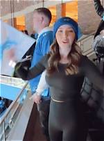 Eminem’s Daughter Hailie Rocks Crop Top & Leggings in Mirror Selfie
