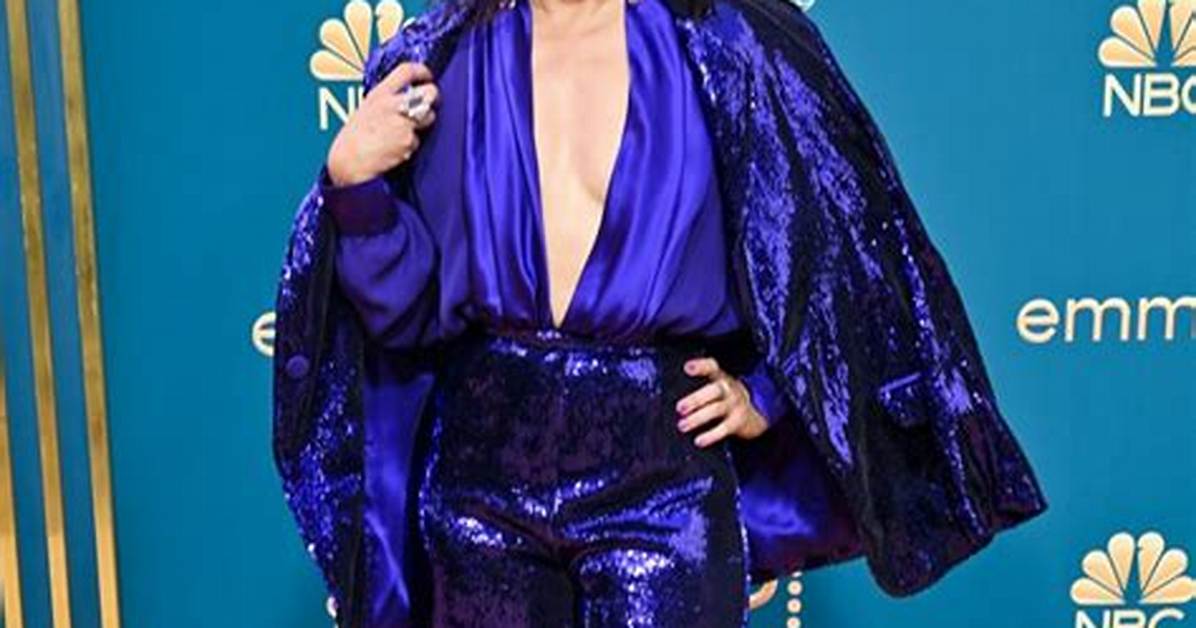 Emmys Arrivals 2022 – See Emmy Awards Red Carpet Pictures – Hollywood Life
