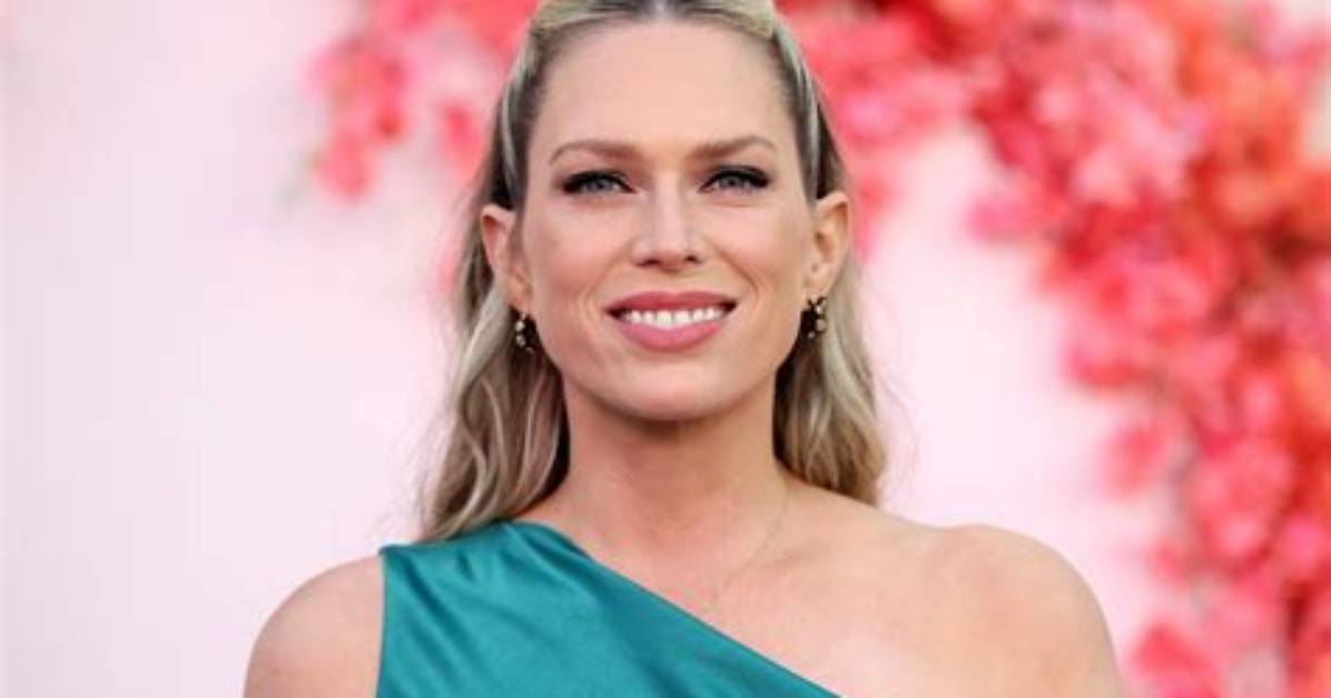 Erin Foster –Pics