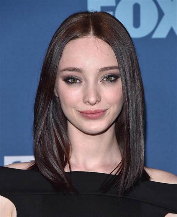 Exploring Emma Dumont Early Life Body Career Boyfriend