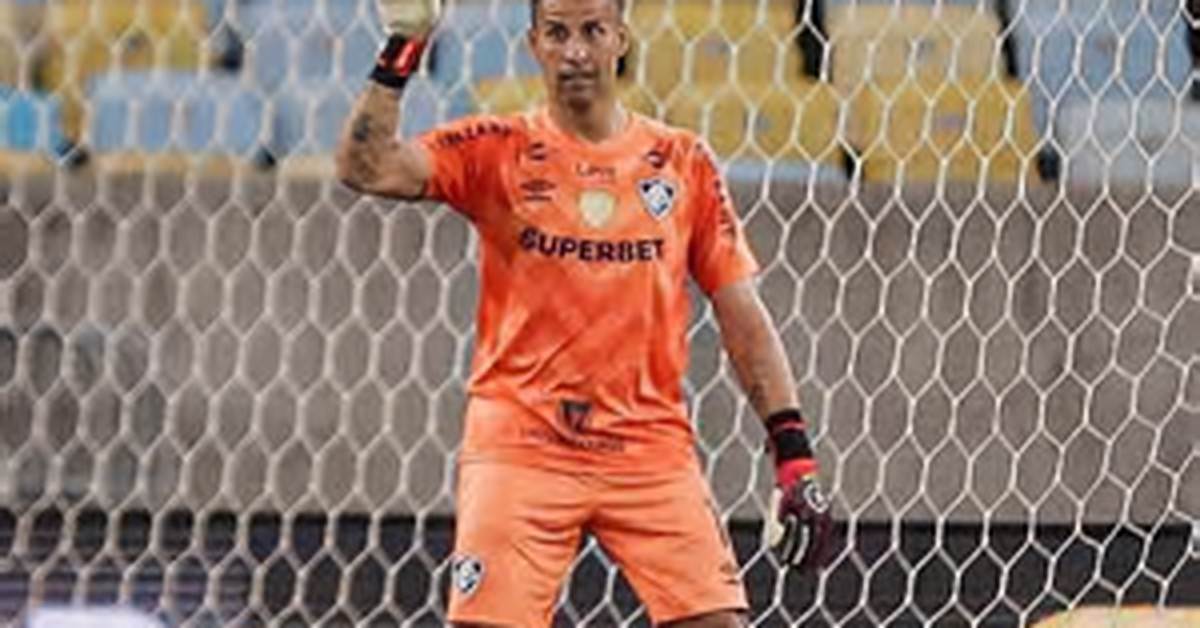 F%C3%A1Bio Deivson Lopes Maciel 1200. Jpg