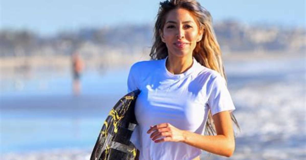 Farrah Abraham Channels ‘Baywatch’ in Beach Photos with Bodyboard – Hollywood Life