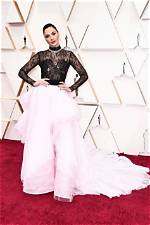 Gal Gadot Sizzles in Black & Pink at the Oscars 2020 — See Her Fierce Look