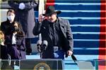 Garth Brooks Belts out ‘Amazing Grace’ After Joe Biden Is Sworn in at Inauguration