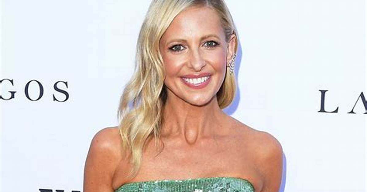 Get Her Daily Front Row Awards Beauty – Hollywood Life