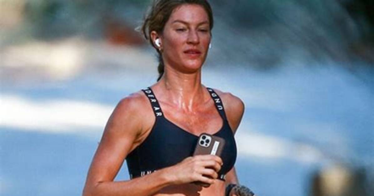 Gisele Bundchen Jogs in Black Crop Top While Vacationing in Costa Rica – Hollywood Life