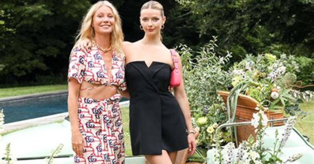 Gwyneth Paltrow & Daughter Apple Look Alike on Family Vacation – Hollywood Life