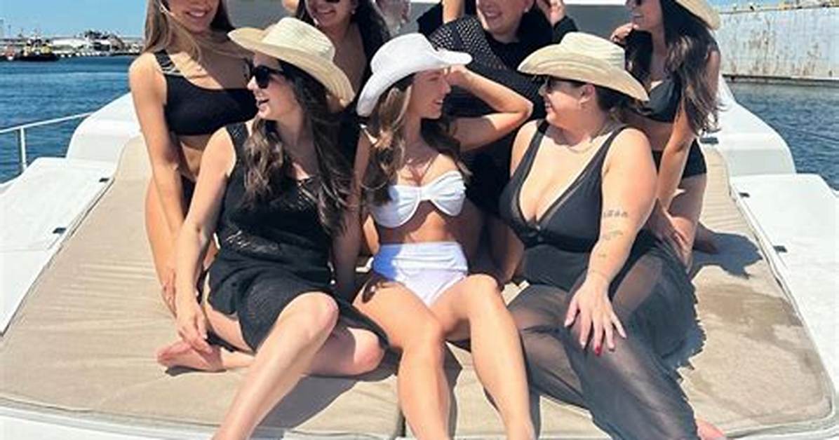 Hailie Jade Rocks Bikini in the Pool in New Photo – Hollywood Life