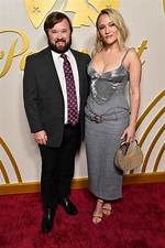 Haley Joel Osment & Sister Emily Osment Attend 2022 Sag Awards: Pics – Hollywood Life