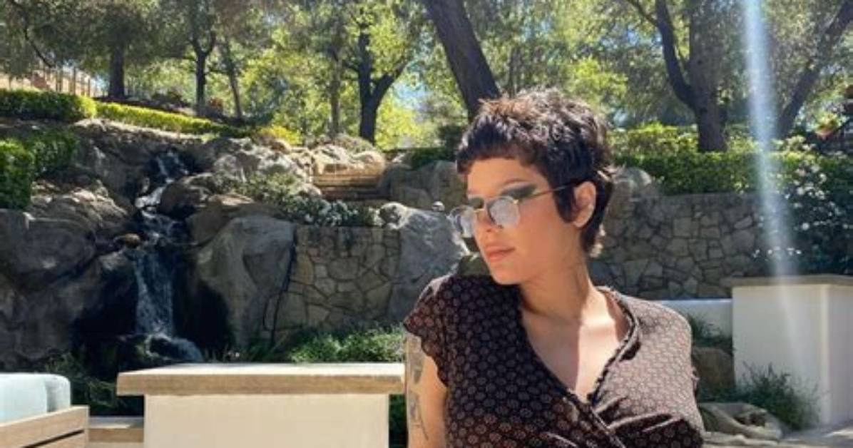 Halsey Cradles Her Baby Bump During Date with Bf Alev Aydin in First Pic Together Since Pregnancy News