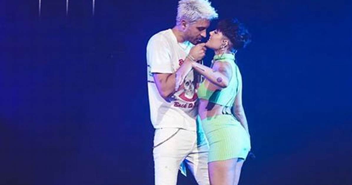 Halsey & G-Eazy Passionately Kiss Onstage & Fans Are Here for Their Sexy Reunion