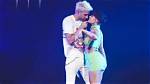 Halsey & G-Eazy Passionately Kiss Onstage & Fans Are Here for Their Sexy Reunion