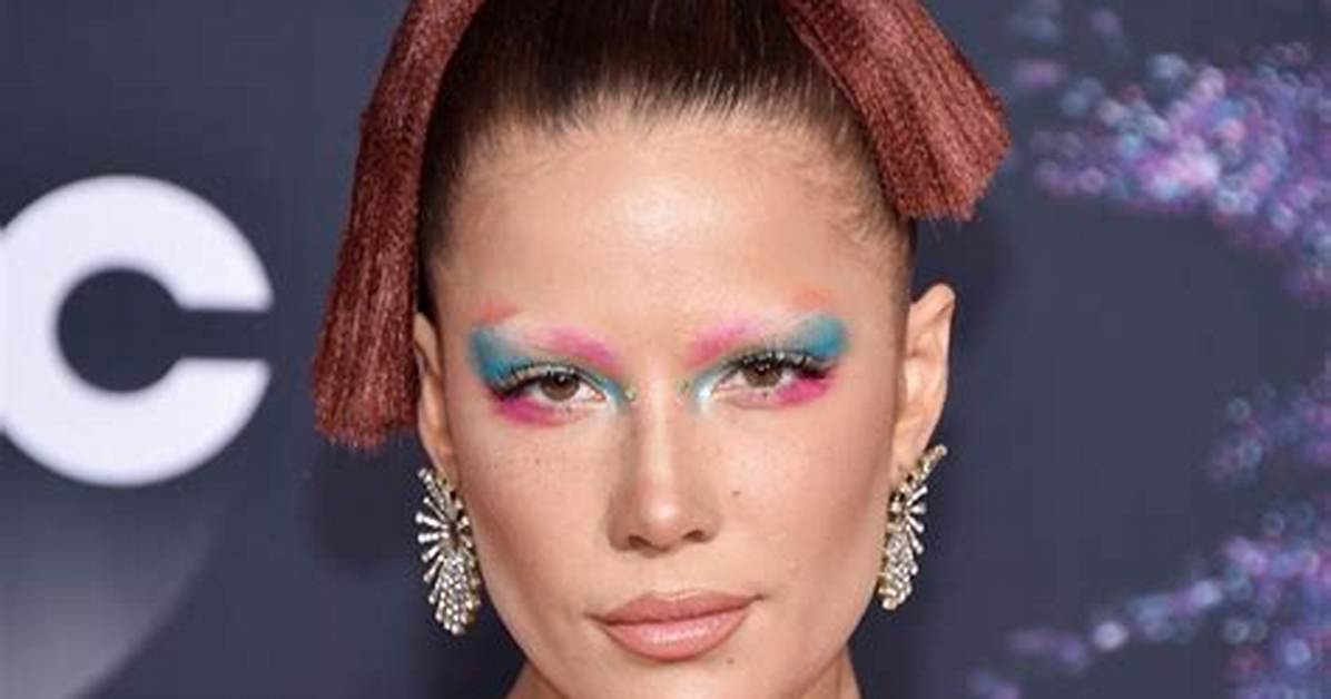 Halsey Rocks Multicolored Hair & Eye Makeup While Joining Bts for New Year’s Eve Performance